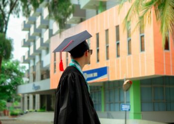 Daftar Jurusan Unggulan Universitas Pamulang | Harati Project Unsplash