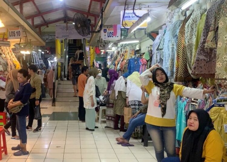 Derita Pedagang Pasar Beringharjo, Omzet Anjlok Gara-gara Tiktok Shop MOJOK.CO