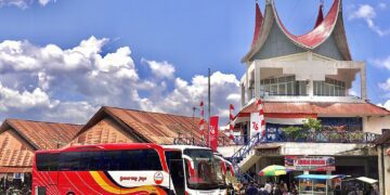 Gumarang Jaya Bus Terbesar di Sumatra, Lewati Malam Bersama Bus ini Serasa Nginep di Hotel MOJOK.CO