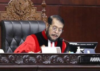 Pakar Politik UGM: Putusan MK Buka Jalan Bagi Gibran Dampingi Prabowo, Demokrasi Mundur MOJOK.CO