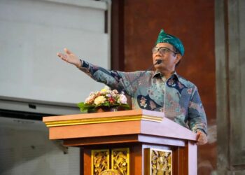 Ketua Umum PDI Perjuangan Megawati Umumkan Mahfud MD Sebagai Cawapres Ganjar Pranowo MOJOK.CO