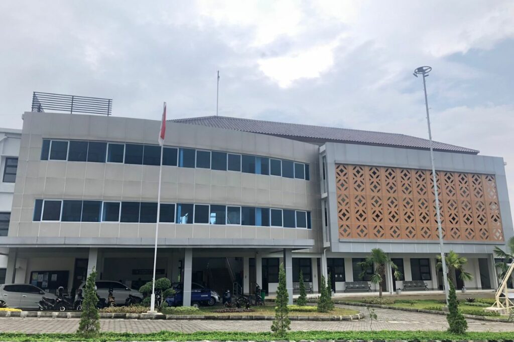 PSDKU Universitas Diponegoro Batang MOJOK.CO