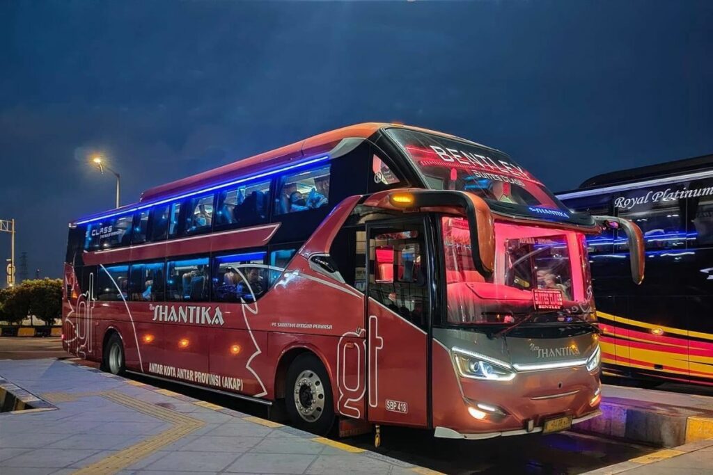 PO New Shantika Jepara, Bus Muriaan Pelopor Layanan Prima MOJOK.CO