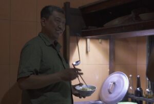 Eddy Santoso, Ketua Paguyuban Pedagang Mie Ayam Tunggal Rasa. Menurut pengakuannya, orang tuanya salah satu orang dari Wonogiri yang belajar mie ayam di Jakarta MOJOK.CO