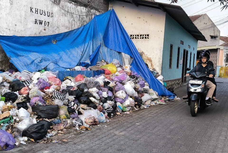 TPST Piyungan Ditutup Total, Kabupaten dan Kota Jogja Wajib Cari Solusi Sampah Sendiri MOJOK.CO