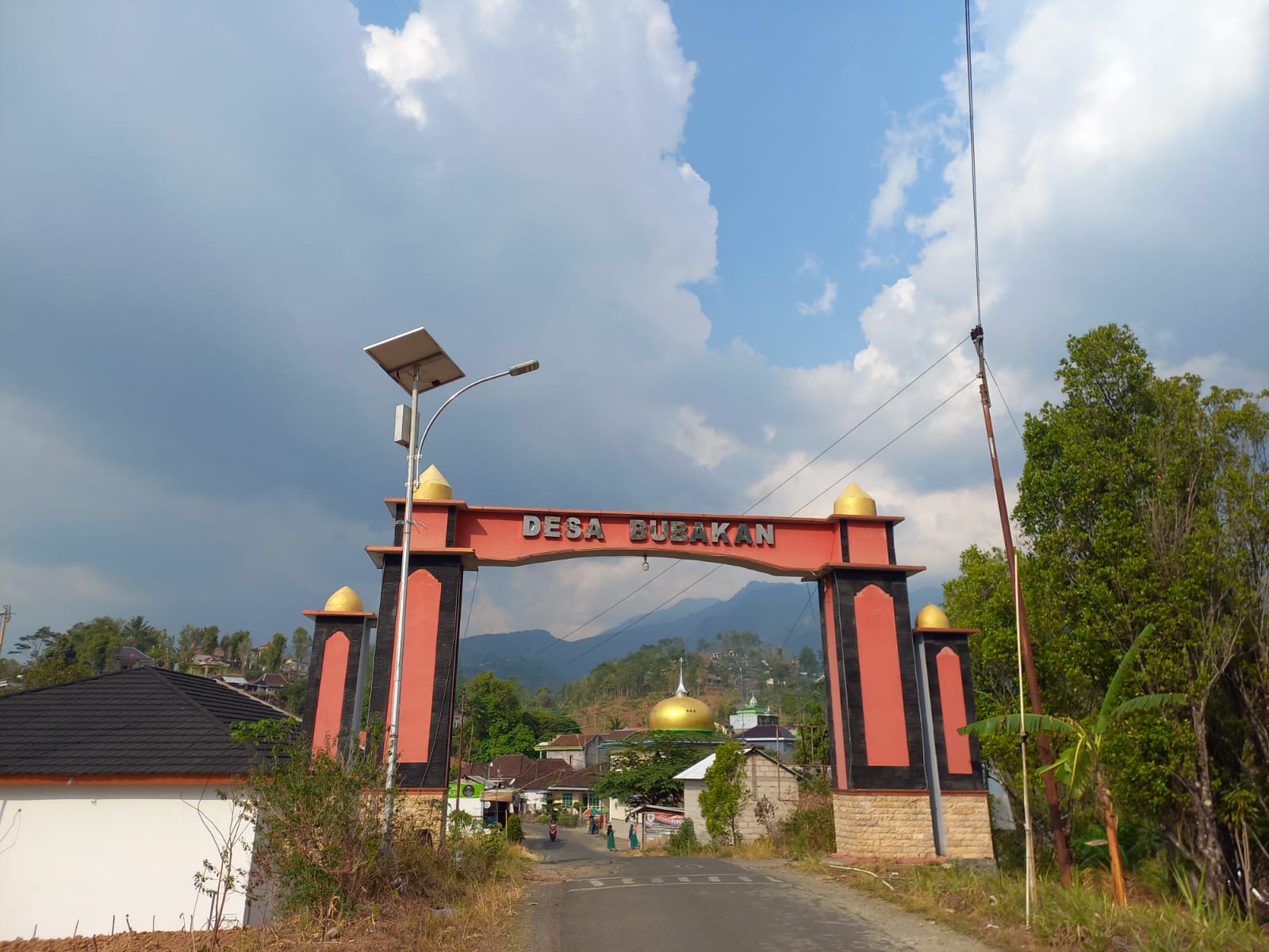 Menelusuri Desa Bubakan, Saksi Kesuksesan Penjual Mie Ayam Wonogiri yang Menolak Anggapan Kampung Milyarder. MOJOK.CO
