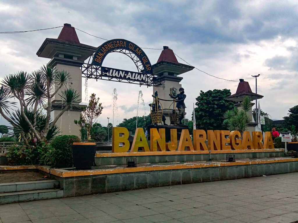 banjarmangu dan karangkobar, banjarnegara berisiko tanah longsor.MOJOK.CO