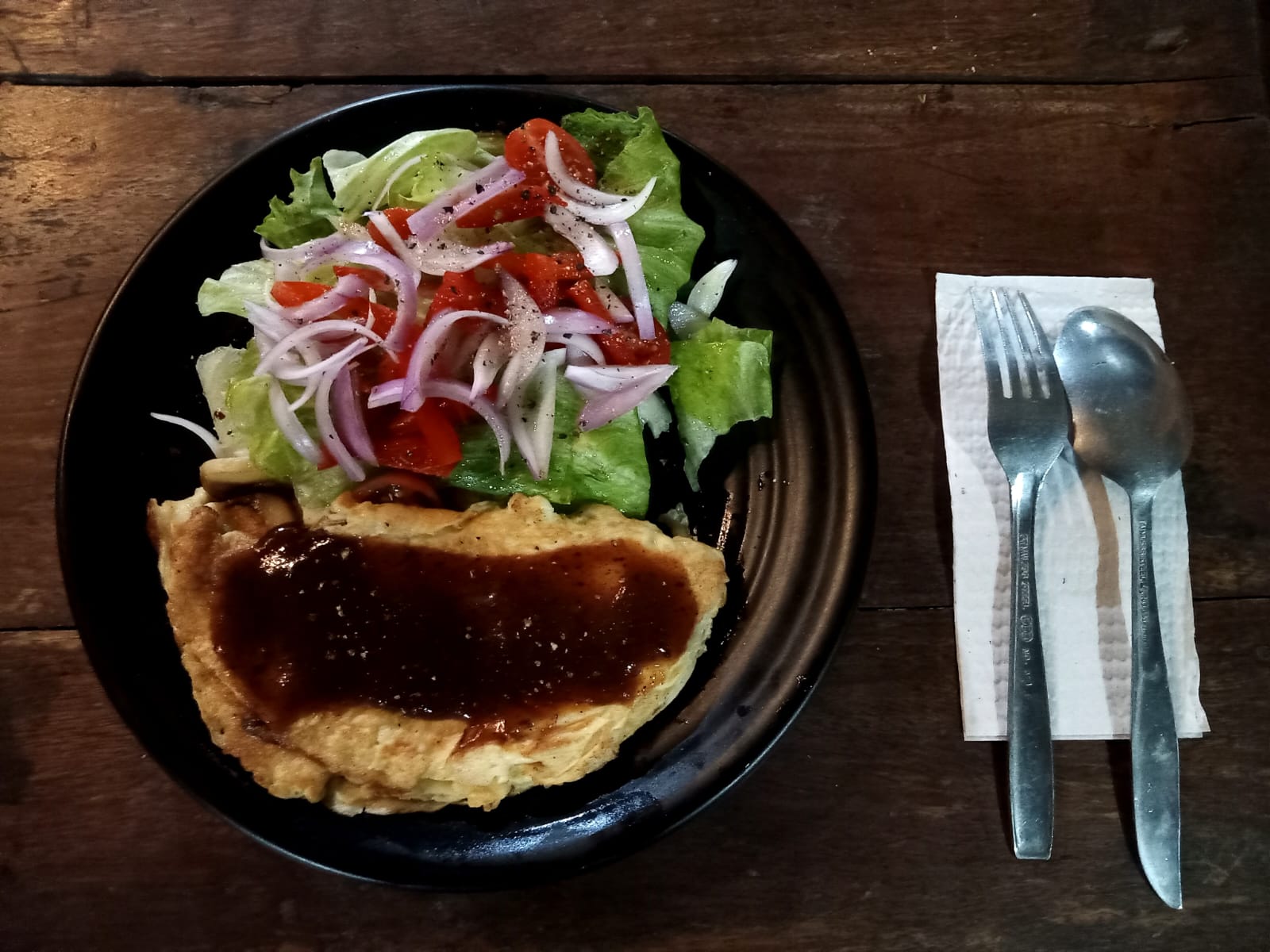 Rasanya Makan di Angkringan yang Dikelola Pensiunan Chef Hotel Bintang Lima, Makanannya Mewah Tapi Pas di Kantong Kaum UMR Jogja.mojok.co