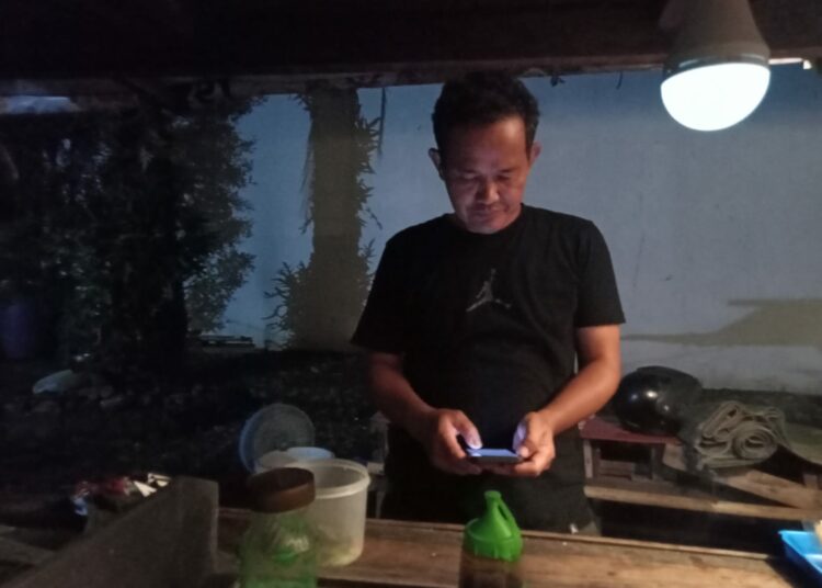 Penjual Angkringan Jogja Dibandingkan dengan Adik yang Kerja di Bandung MOJOK.CO