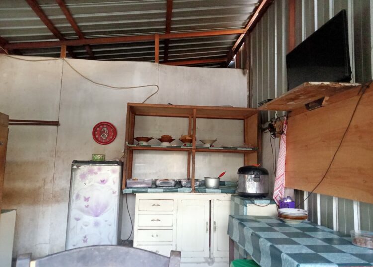 Warung Bu Sri Jogja Tempat Ngutang Anak Kos yang Gak Mau Bayar MOJOK.CO