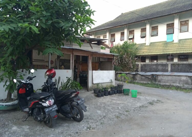 Warung Bu Sri Jogja Tempat Ngutang Anak Kos yang Gak Mau Bayar MOJOK.CO