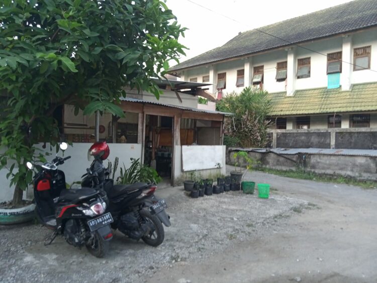 Warung Bu Sri Jogja Tempat Ngutang Anak Kos yang Gak Mau Bayar MOJOK.CO