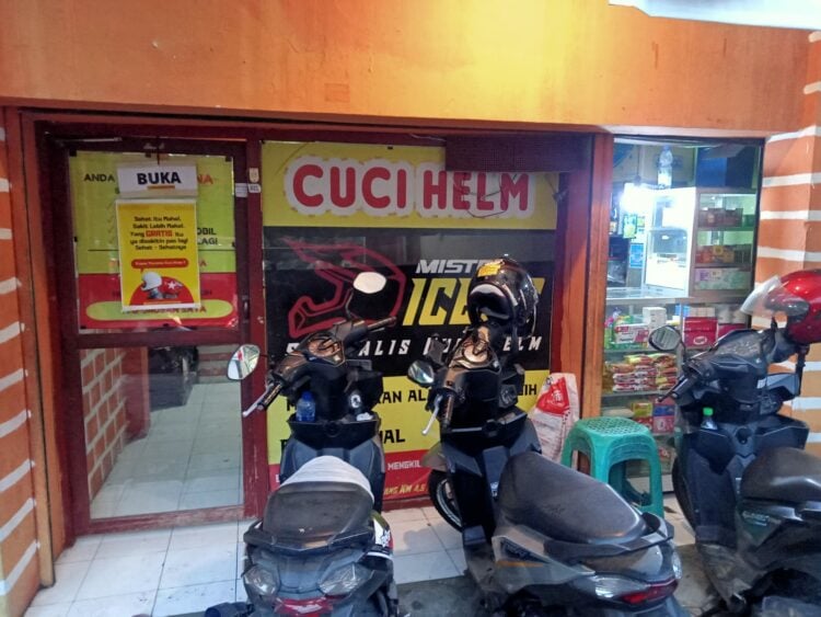 Alumni UNY Buka Bisnis Sewa Helm di Jogja, Omzet Memang Gede tapi Customernya kelewat Random MOJOK.CO
