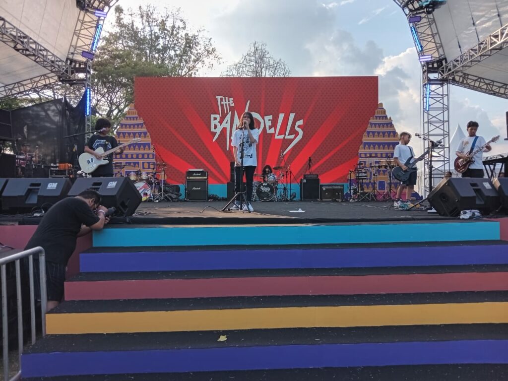 The Bandells Pamer Kebandelan ke Pengunjung DolanRia Prambanan, Rock and Roll Sejak Dini!.MOJOK.CO