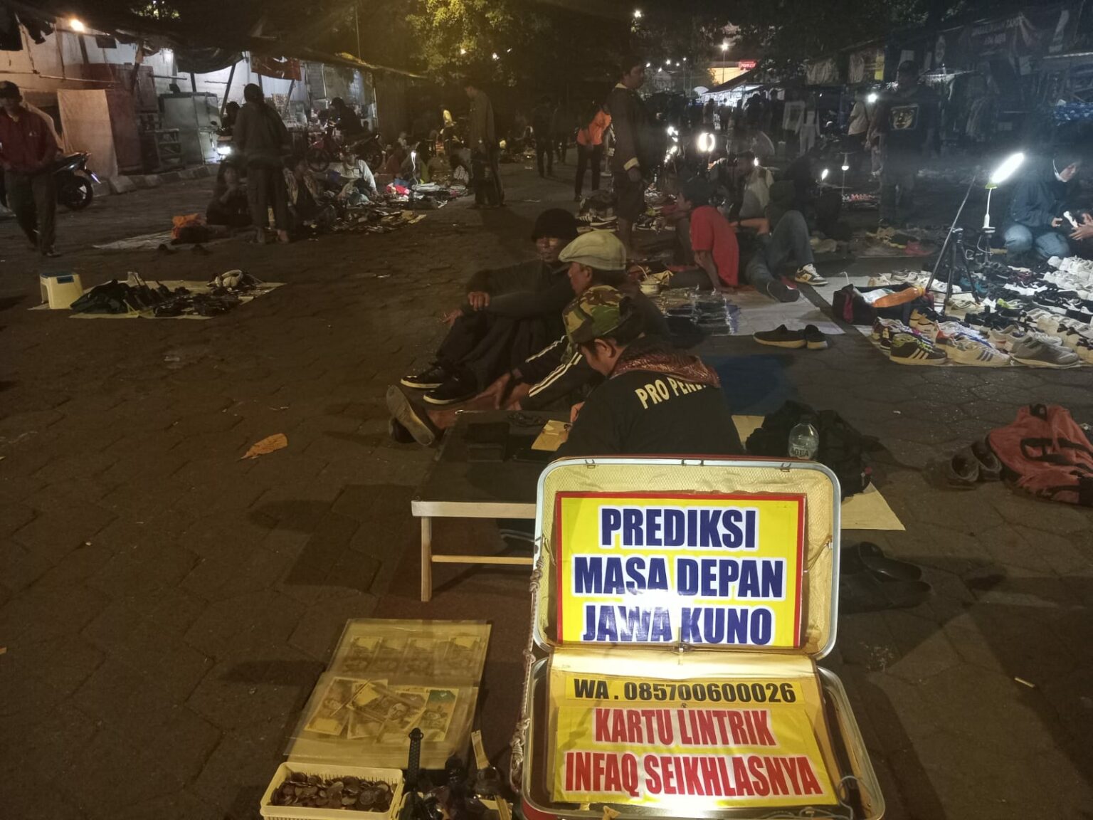 Pasar Senthir Jogja, Surga Barang Mewah Harga Murah!