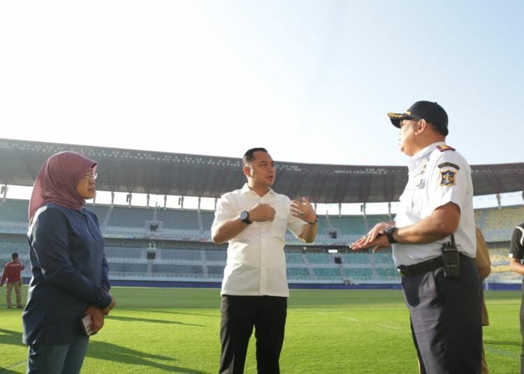 Stadion GBT Surabaya Bau Sampah hingga Kena Sindir Media Asing Jelang AFF U-19 MOJOK.CO