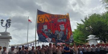 Lagu untuk Jokowi, Kaesang, dan Polisi Berkumandang dalam Demo di Jogja MOJOK.CO