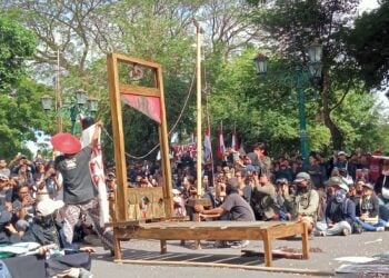 Demo di Jogja Momen Adili Dinasti Politik Jokowi dan Prabowo MOJOK.CO