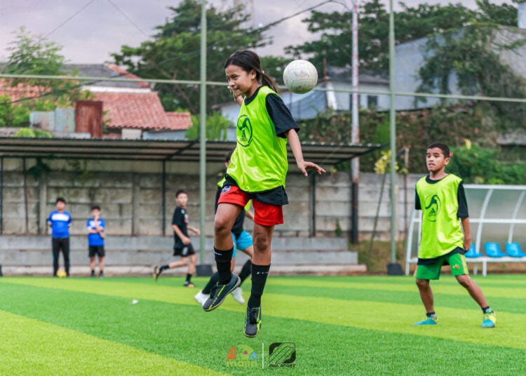 Sepak Bola Jadi Sarana Bantu Anak-anak Prasejahtera Bekasi dan Jakarta MOJOK.CO