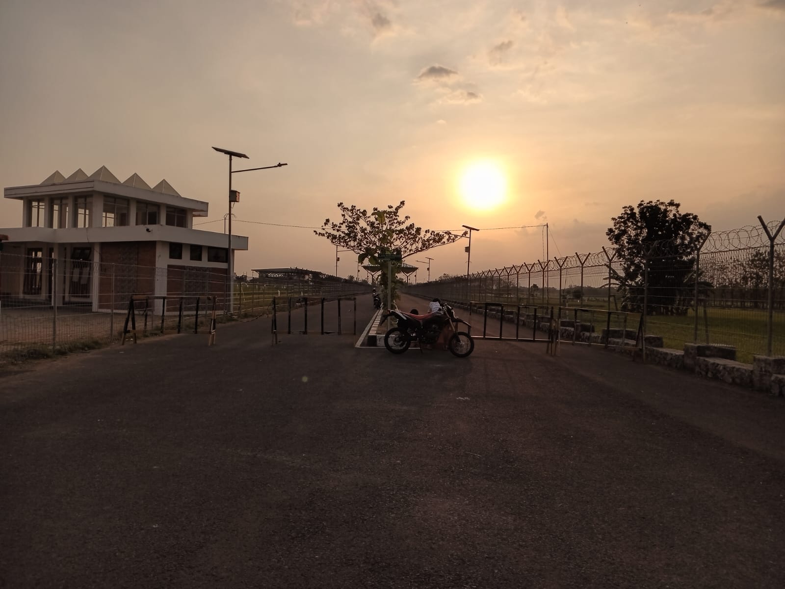 Bandara Ngloram Blora: Proyek Mahal, Tapi Berakhir Sepi Bagai Kuburan dan Cuma Bikin Susah Petani.MOJOK.CO