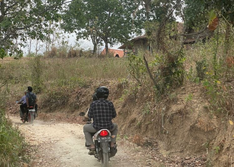 Abu Nafi (Mbah Abu) Ingin Layani Warga Desa Blora MOJOK.CO