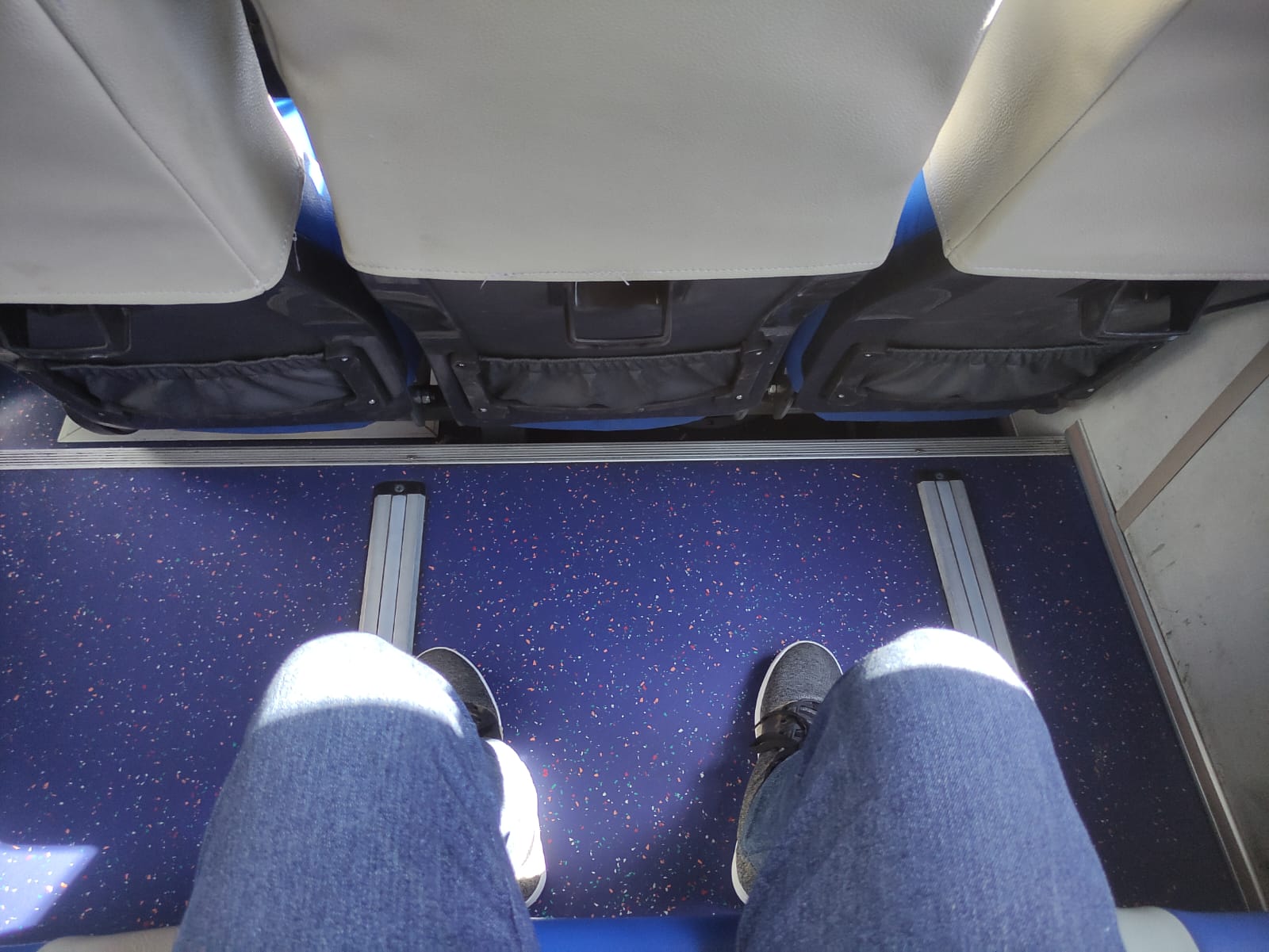 Legroom lega milik Sugeng Rahayu (Foto milik penulis).