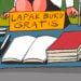 Lapak Buku Bacaan Gratis di Tunjungan Surabaya. MOJOK.CO