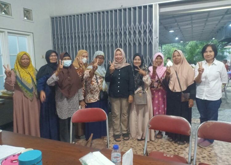 Parmilah, istri Harda Kiswaya aktif dalam organisasi perempuan di Sleman Jogja