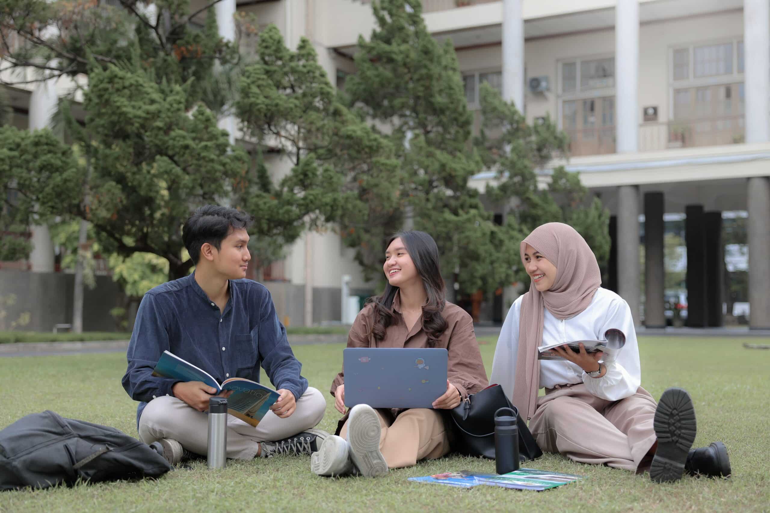 UGM Kampus Tanpa Dinding MOJOK.CO