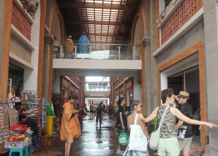 Pengalaman Saya Berkunjung ke Pasar Seni Ubud, Pusat Belanja Terbesar di Bali. MOJOK.CO