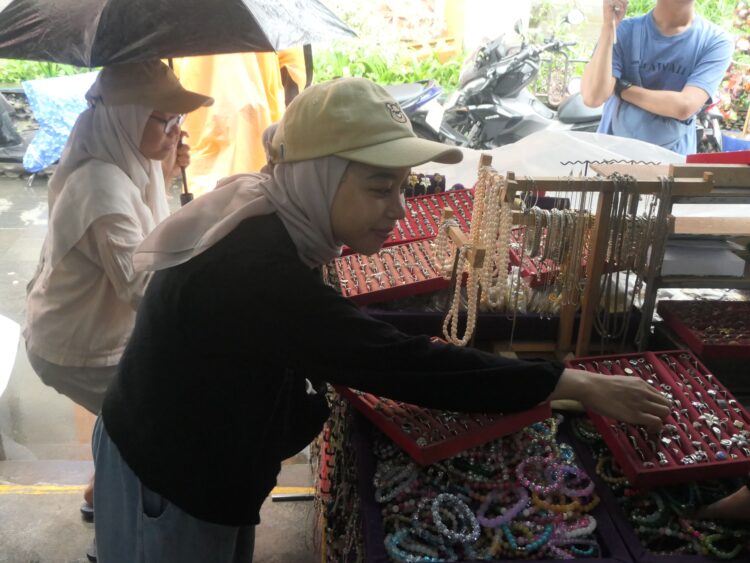 Pengalaman Saya Berkunjung ke Pasar Seni Ubud, Pusat Belanja Terbesar di Bali. MOJOK.CO