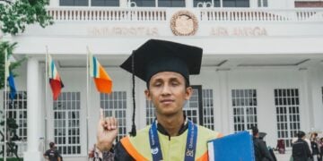 Pernah Pamit ke Rektor Unesa buat Kuliah di Unair, Kini Jadi Wisudawan S2 Tunanetra Pertama dan Jadi PNS di Jakarta. MOJOK.CO