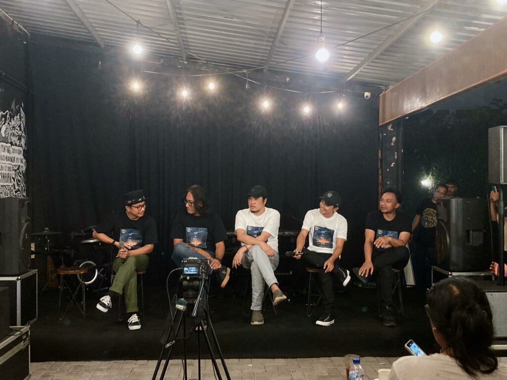 Sebening Senja, Single Baru yang Membawa Letto "Hidup" Kembali.MOJOK.CO