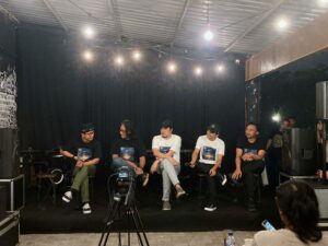 Sebening Senja, Single Baru yang Membawa Letto “Hidup” Kembali