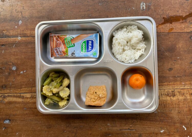 Menu tidak lengkap program MBG. MOJOK.CO