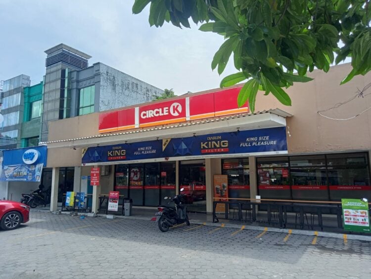 Circle K Jemur Andayani, tempat nongkrong paling nyaman di Surabaya MOJOK.CO