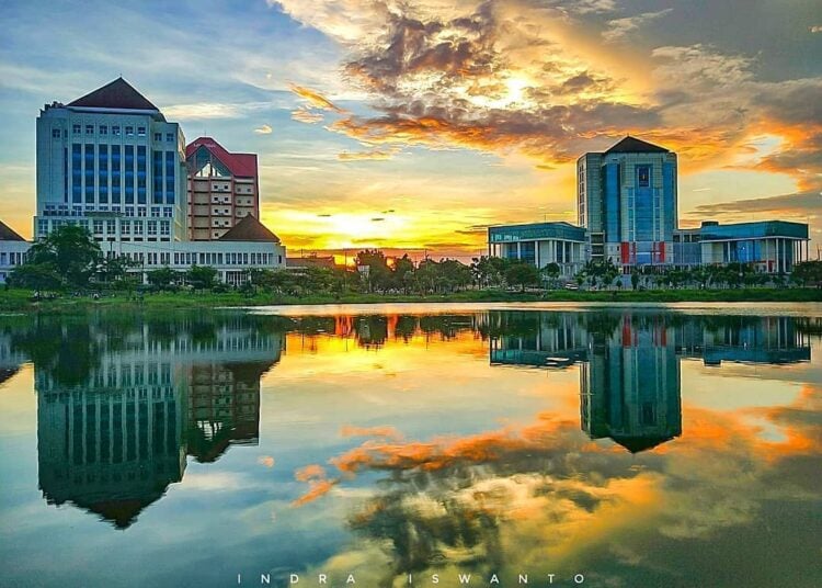 Danau UNESA Surabaya. MOJOK.CO