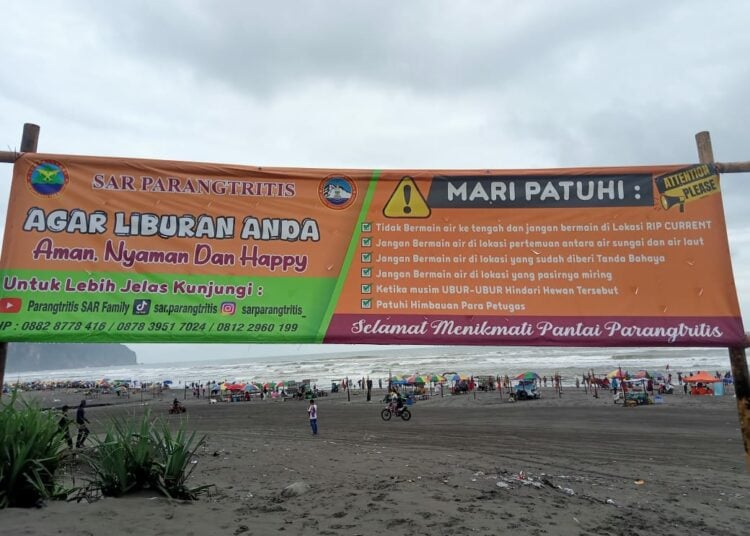 Papan peringatan bagi wisatawan MOJOK.CO