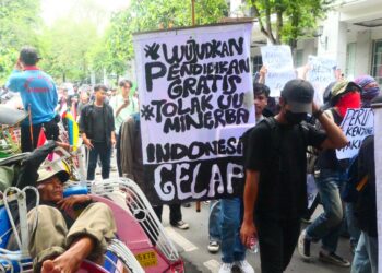 Aksi 'Jogja Memanggil' di Malioboro. MOJOK.CO