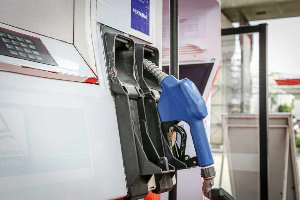 Pertamax yang dijual Pertamina diduga dioplos pertalite. MOJOK.CO