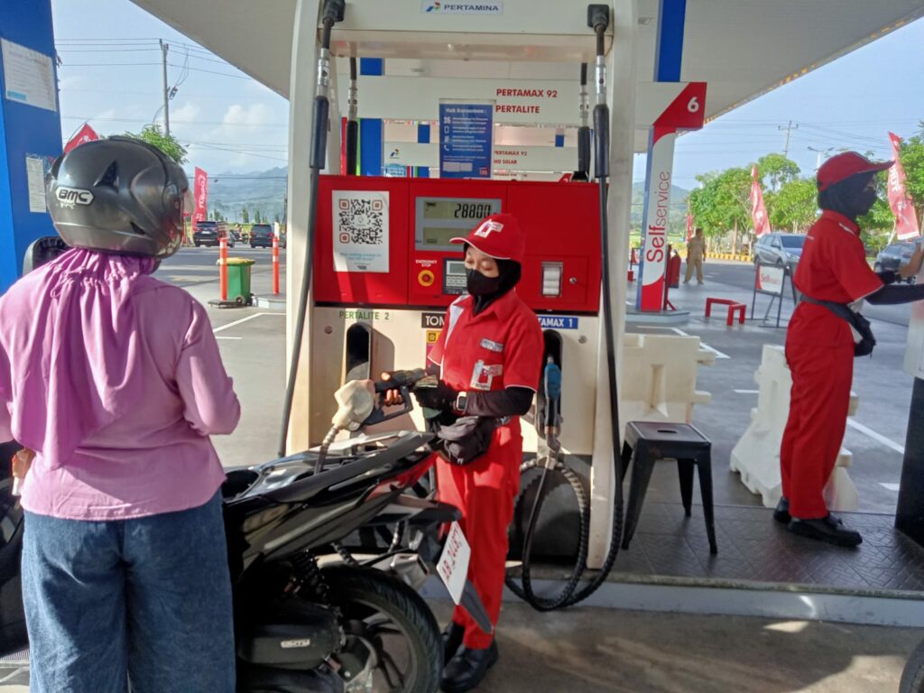 PT Pertamina Patra Niaga Jawa Bagian Tengah menjamin kualitas BBM dan layanan SPBU di Jogja selama musim mudik lebaran 2025 MOJOK.CO
