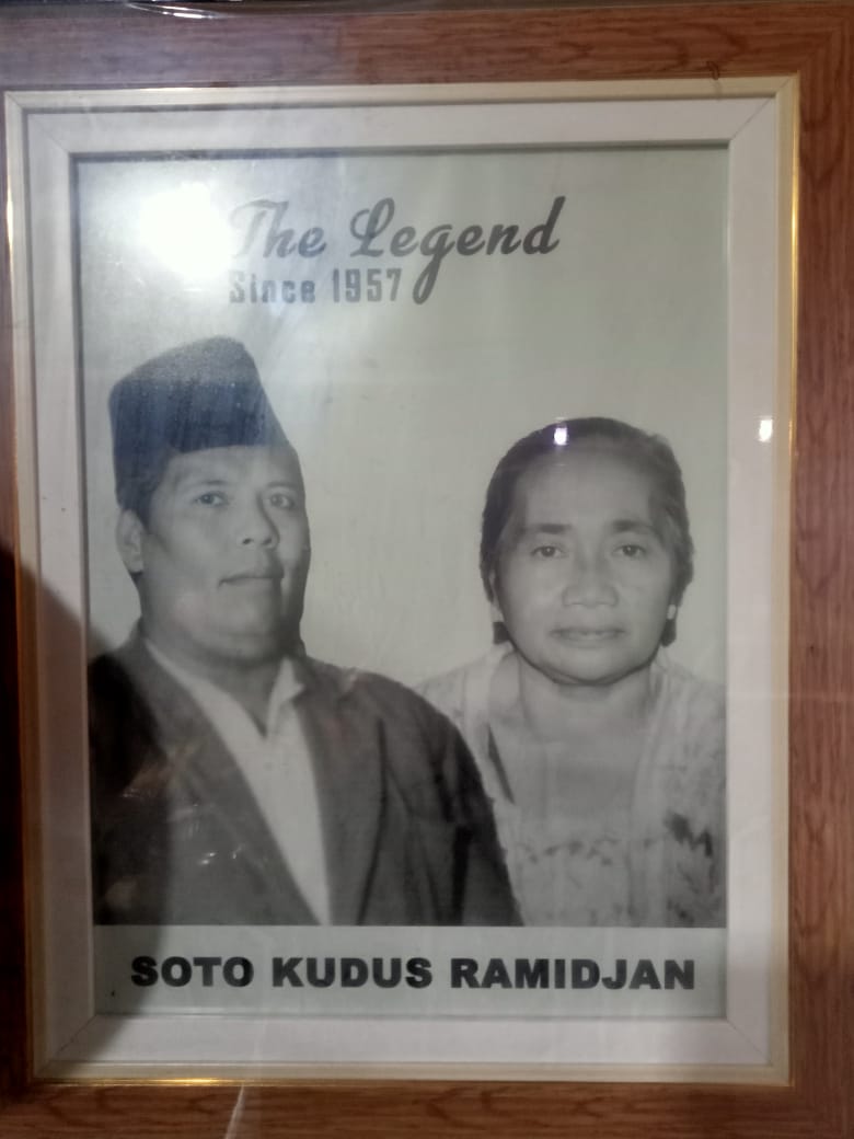 Potret Bu Ramidjan dan Pak Ramidjan. MOJOK.CO