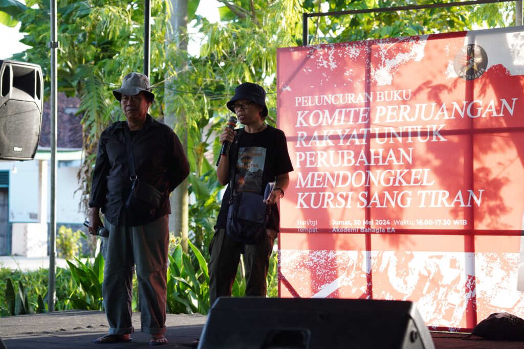 Aktivis 98 Jogja luncurkan buku "Mendongkel Kursi Sang Tiran" MOJOK.CO