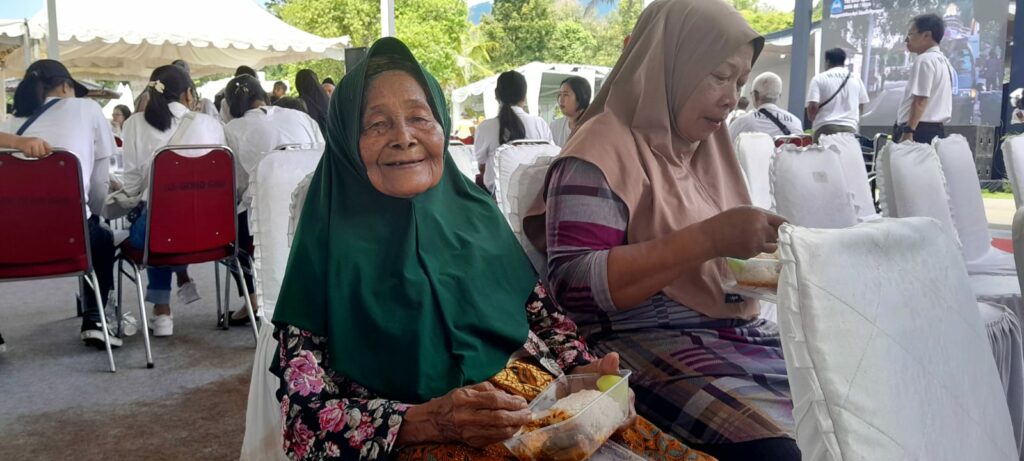 Pengobatan gratis di Candi Borobudur dalam perayaan waisak. MOJOK.CO