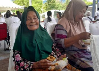 Pengobatan gratis di Candi Borobudur dalam perayaan waisak. MOJOK.CO