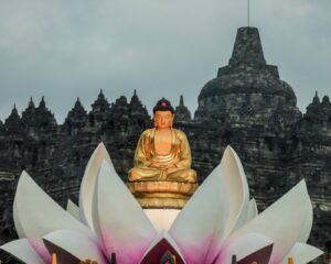 Pengunjung Candi Borobudur Capai 100 Ribu Orang Selama Libur Waisak, Ekonomi Daerah Meningkat