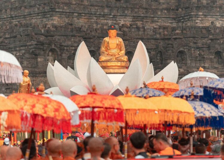 Patung Buddha di Candi Borobudur. MOJOK.CO