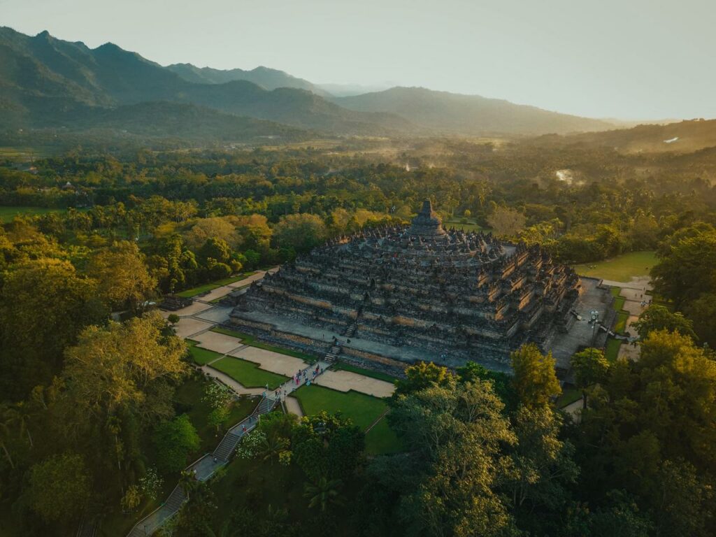 candi borobudur.MOJOK.CO