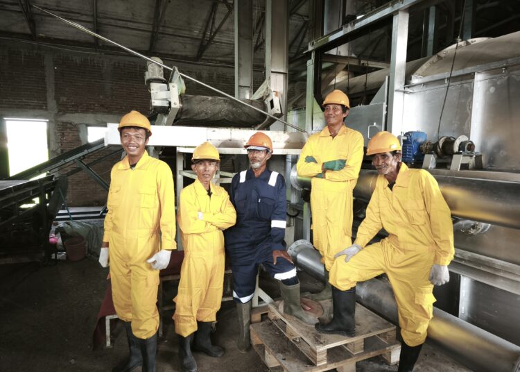 BLDF beri bantuan alat pembakaran sampah (insinerator) ramah lingkungan untuk dua desa di Kudus MOJOK.CO