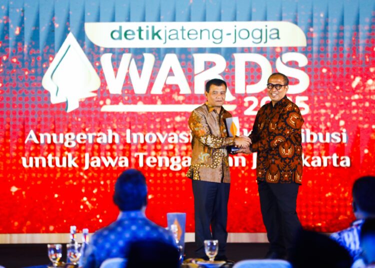 Gubernur Jawa Tengah, Ahmad Luthfi, dinobatkan sebagai pemimpin kolaboratif dalam ajan Detik Jogja-Jateng Awards 2025 MOJOK.CO